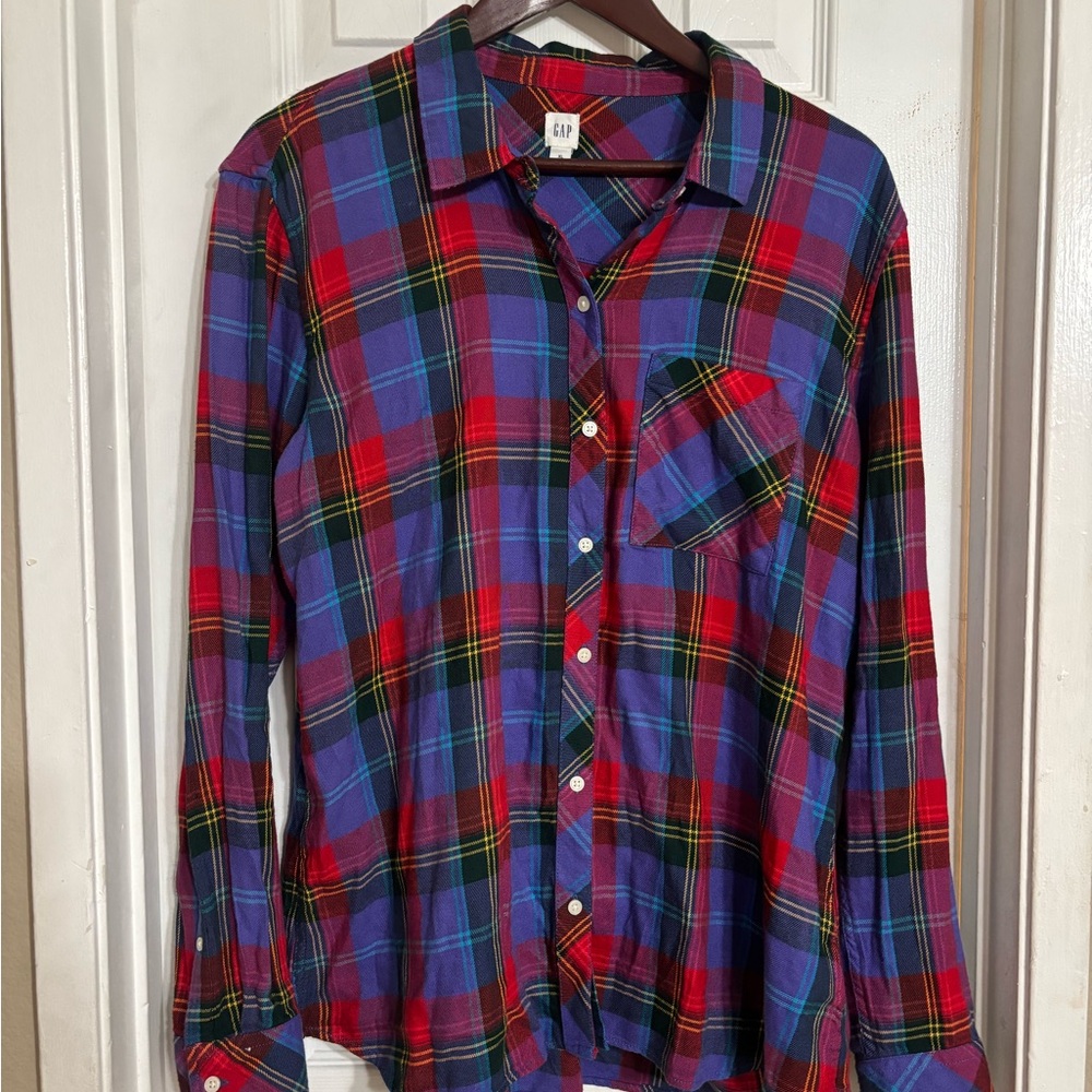 GAP Red and Blue Casual Button Down Shirt